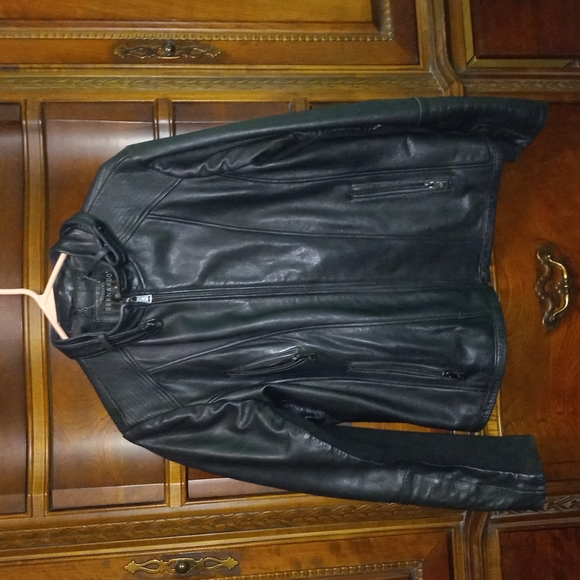 Woman's Bernardo leather coat - Picture 7 of 8